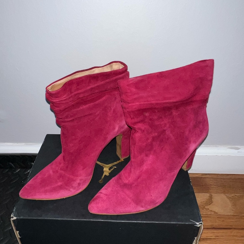 Elegant Fuchsia Heeled Boots